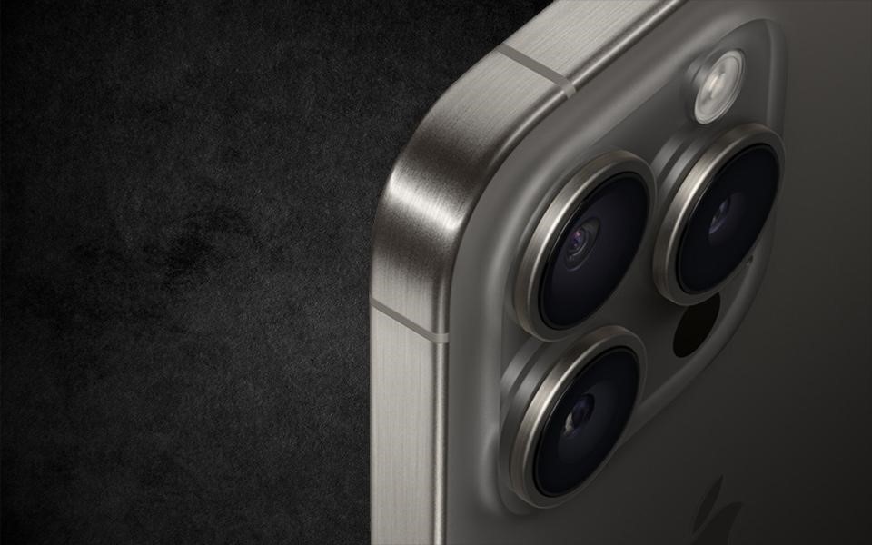 Смартфон Apple iPhone 15 Pro 256Gb eSIM only Черный титан: купить